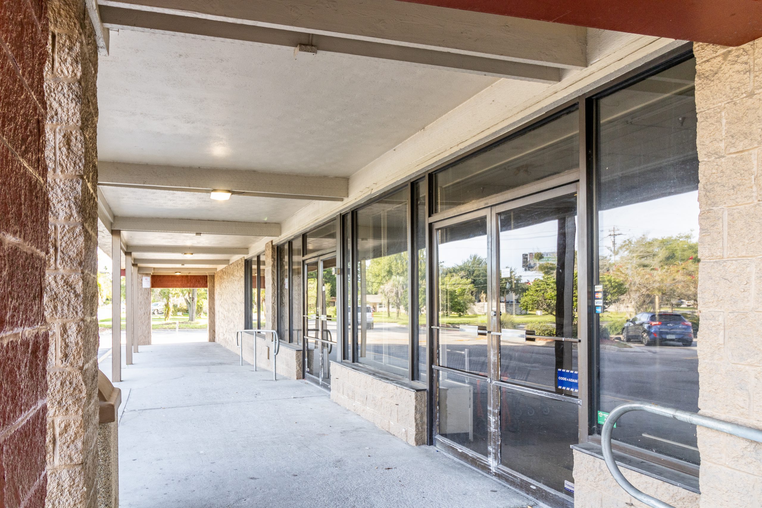 Walgreens Wilson & Blanding: Hours, Deals, & More! - 2iou4wj